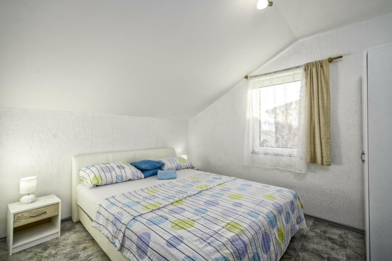 Apartments Marko Vir Exterior photo