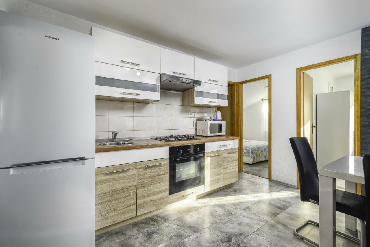 Apartments Marko Vir Exterior photo
